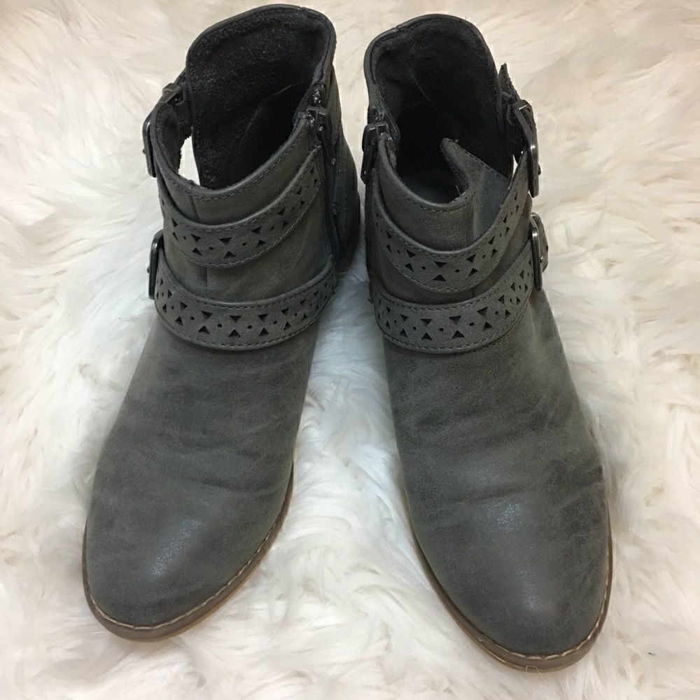 Rocket Dog | Gray Buckle Booties | 7.5 - Picture 3 of 6